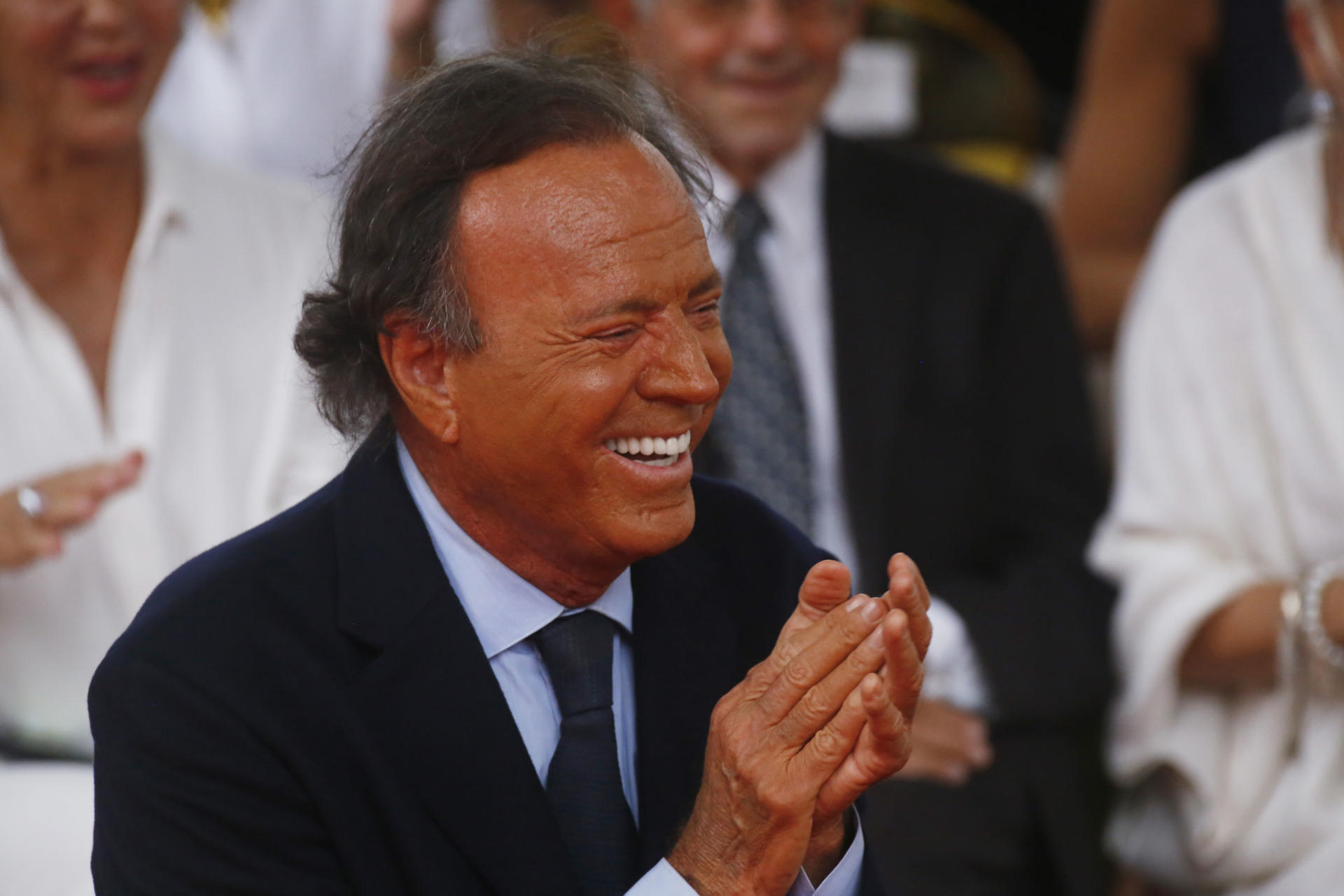 Los abogados de Julio Iglesias subrayan el «linchamiento público» que ha sufrido