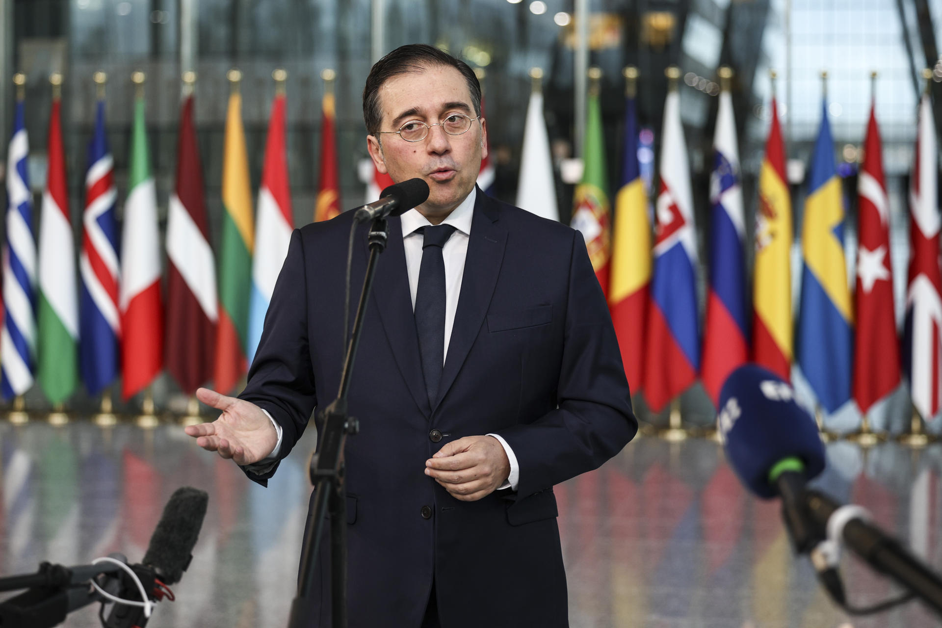Albares dice que Edmundo González no le ha pedido directamente que España lo reconozca como presidente