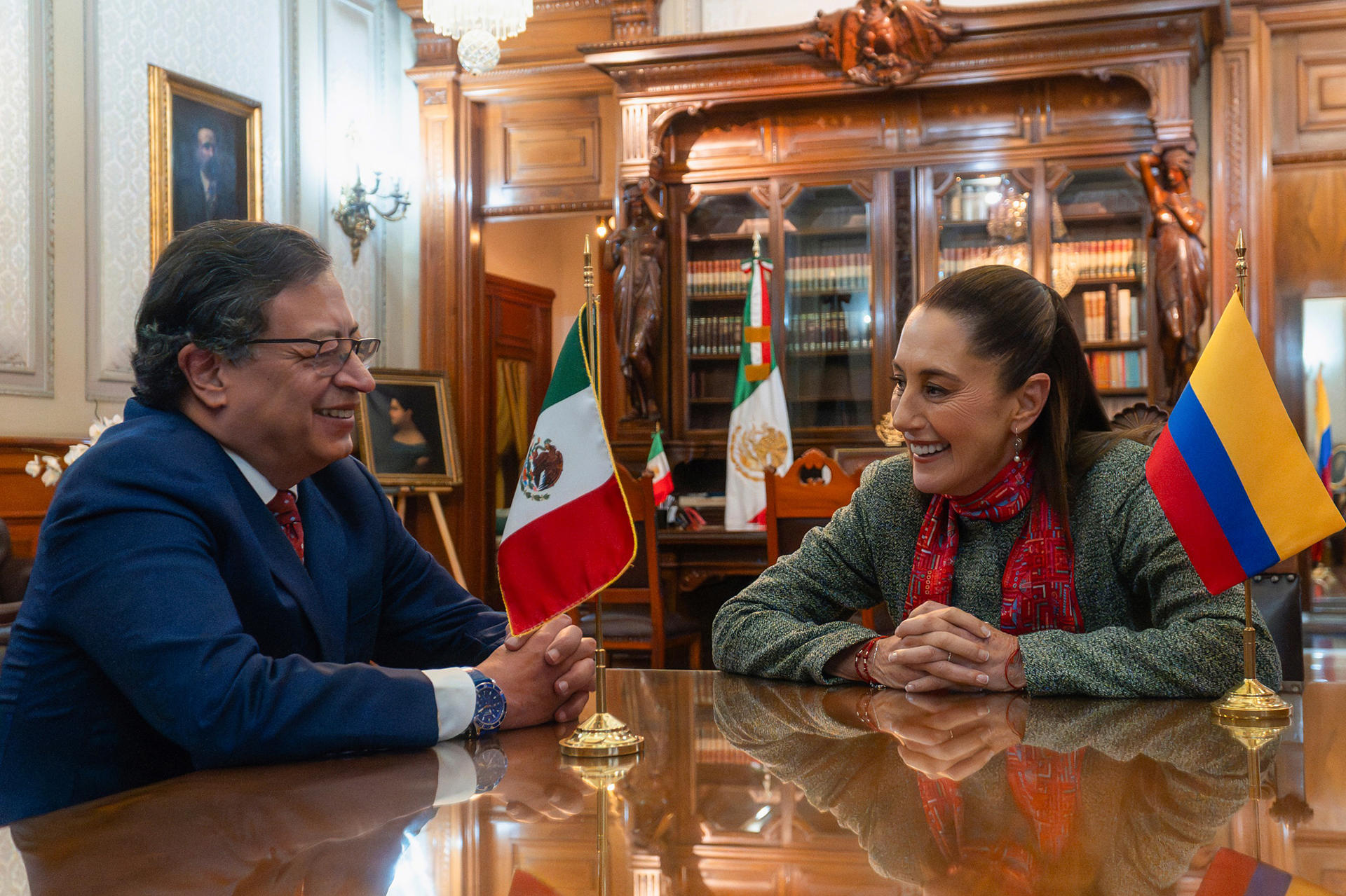 Sheinbaum y Petro tratan crisis migratoria y urgen a unidad latinoamericana