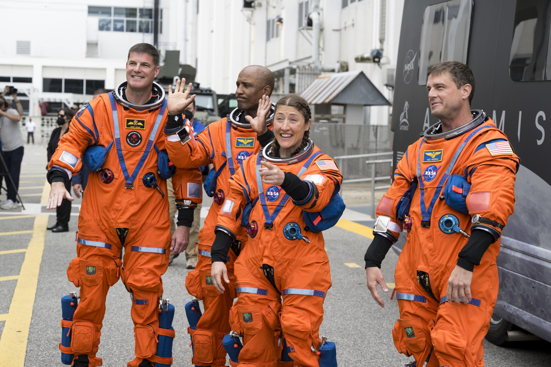 Artemis II hace historia con una mujer, un afroamericano y un canadiense en órbita lunar