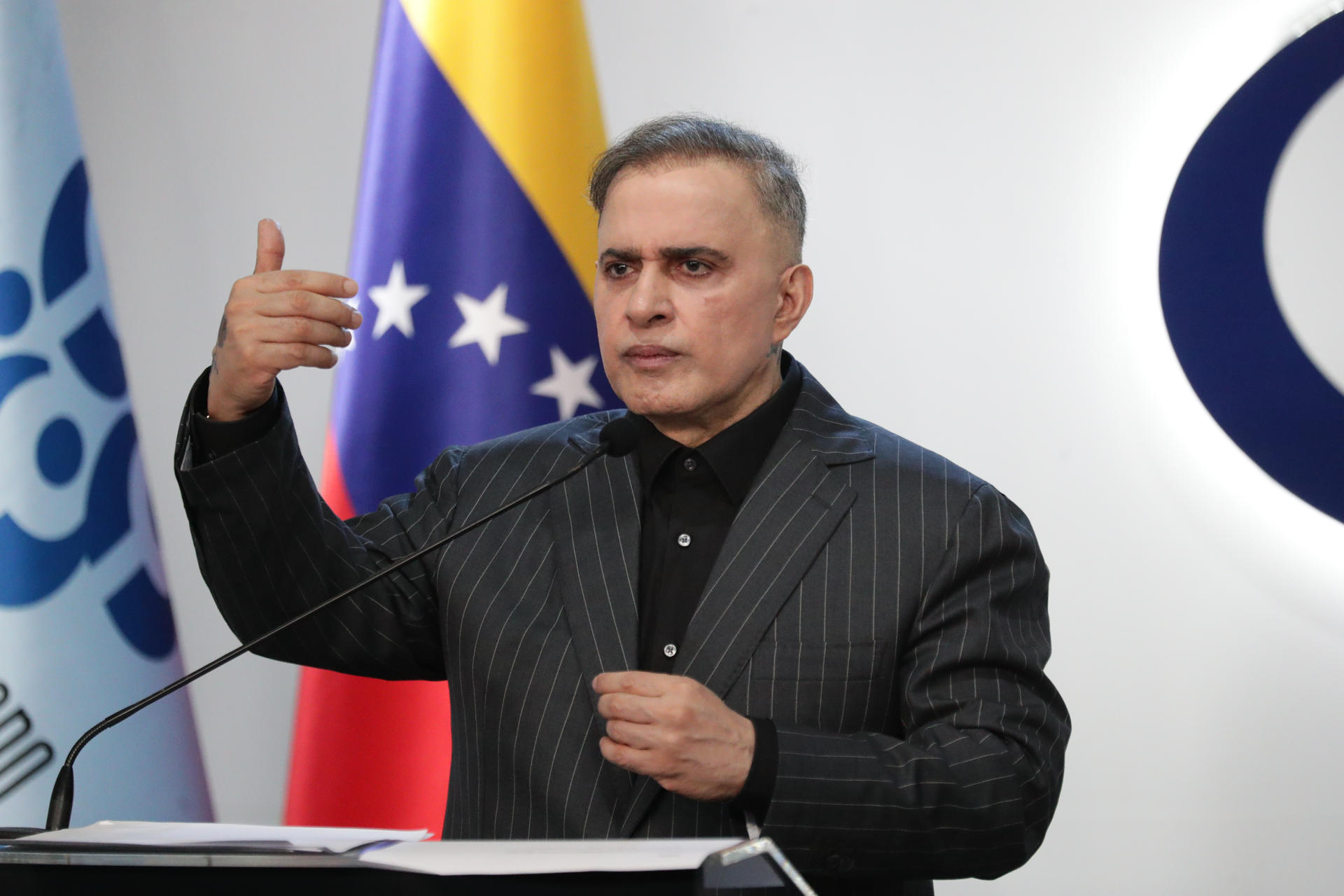Dictadura venezolana acusa a colaboradores de Machado de conspiración tras un año detenidos