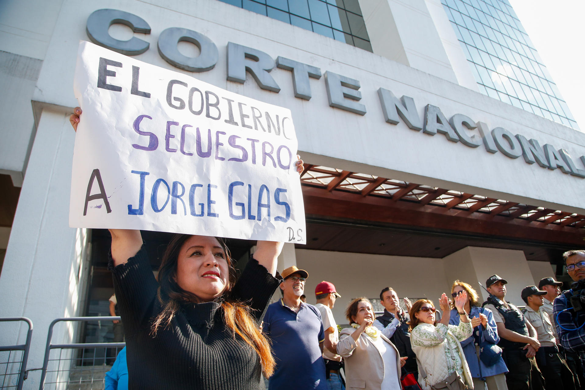 Ecuador contrademanda a México ante la Corte Internacional por asilo otorgado a Jorge Glas
