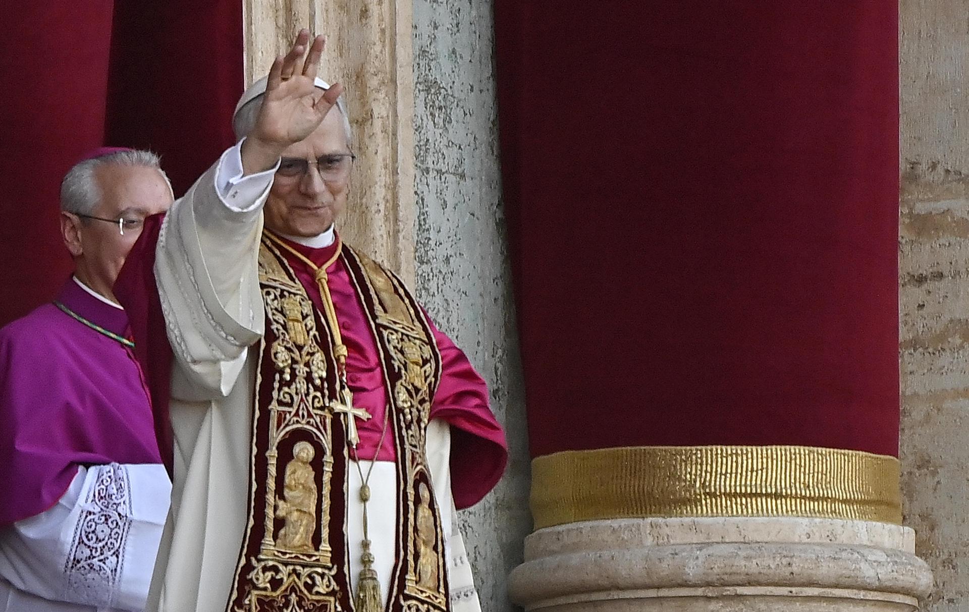 León XIV, el primer papa estadounidense y muy cercano a Francisco