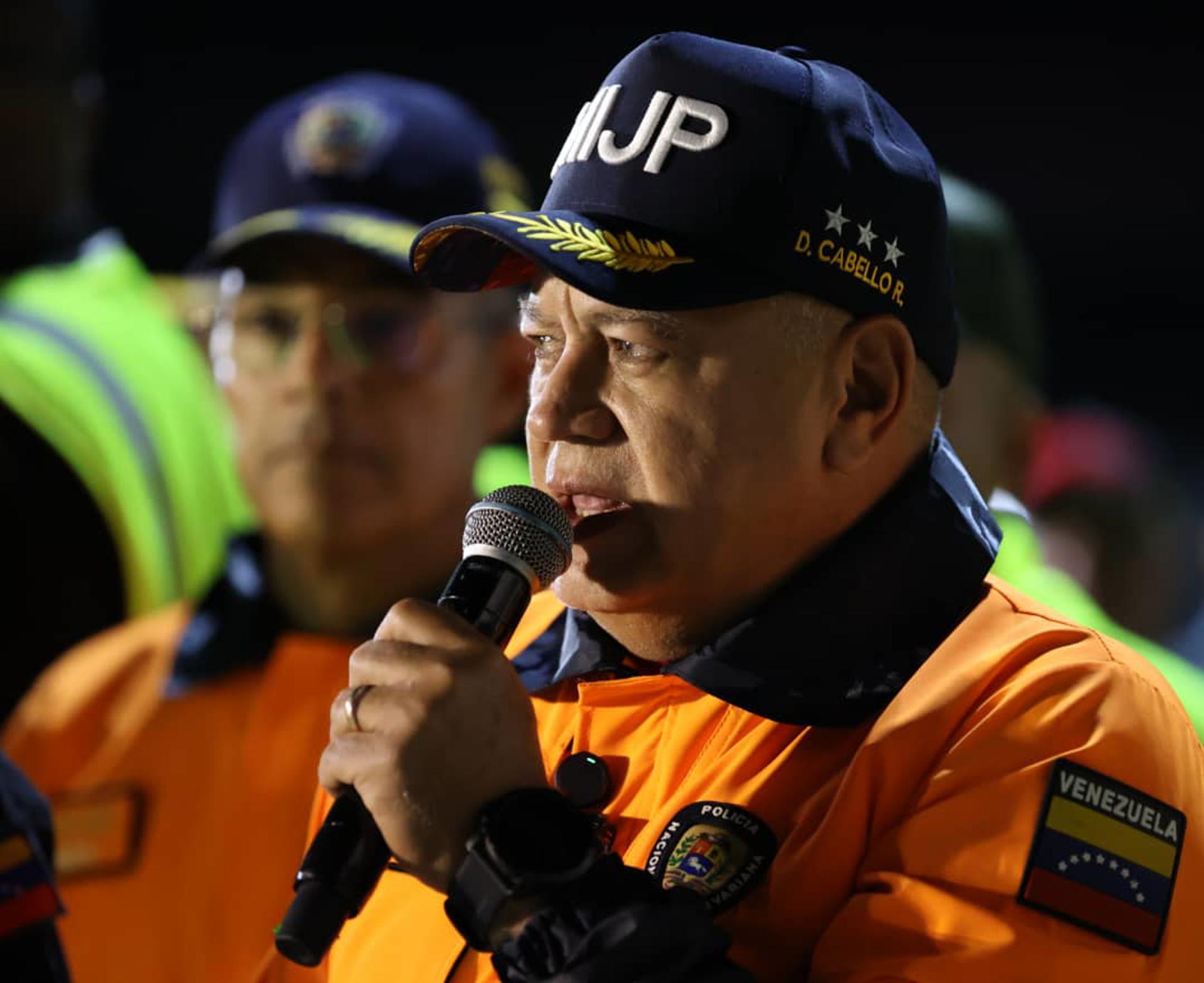 Aterriza en Venezuela un avión con 242 migrantes repatriados, entre ellos mujeres y niños