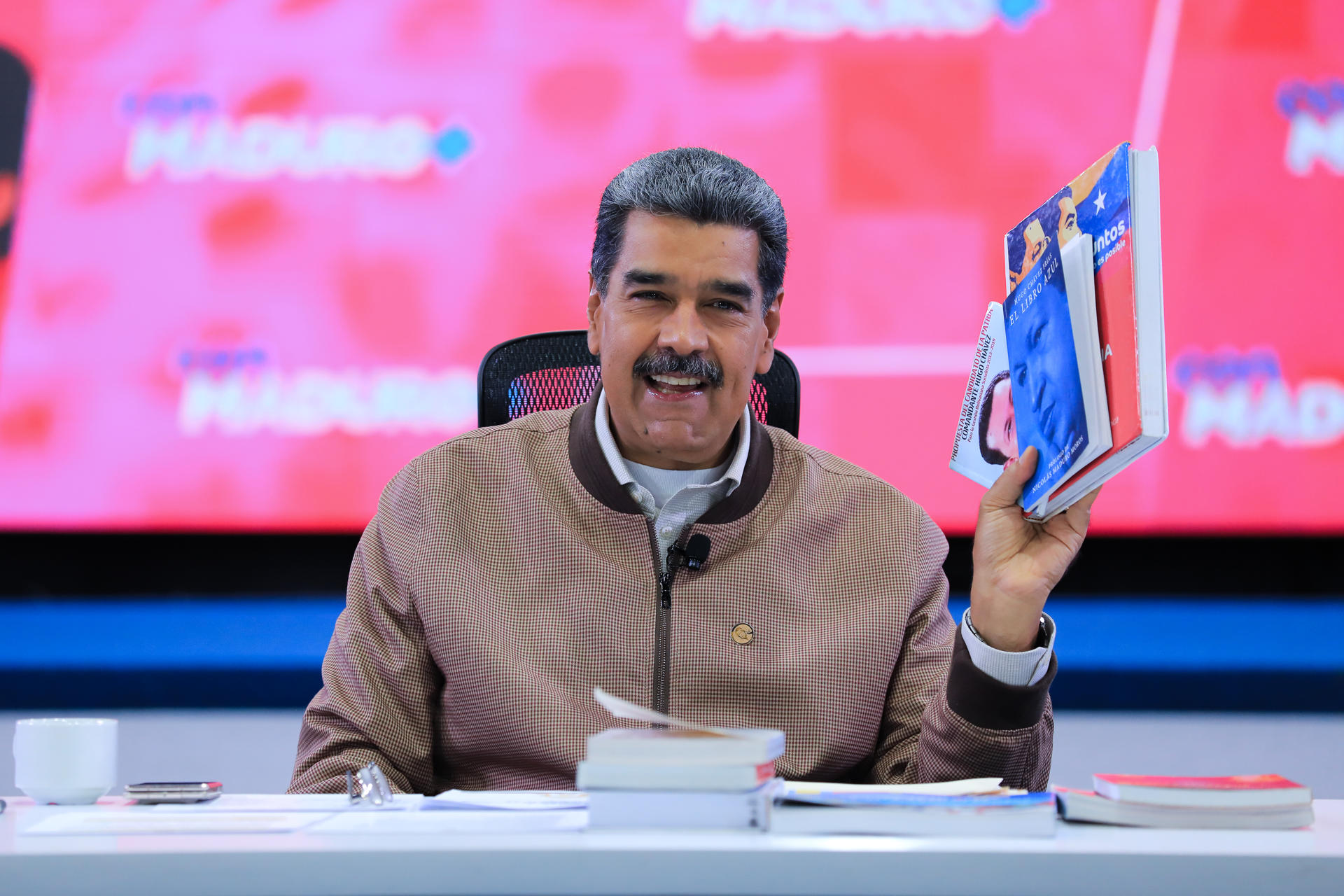 Nicolás Maduro dice que no descansará en su lucha contra «los corruptos y los traidores»
