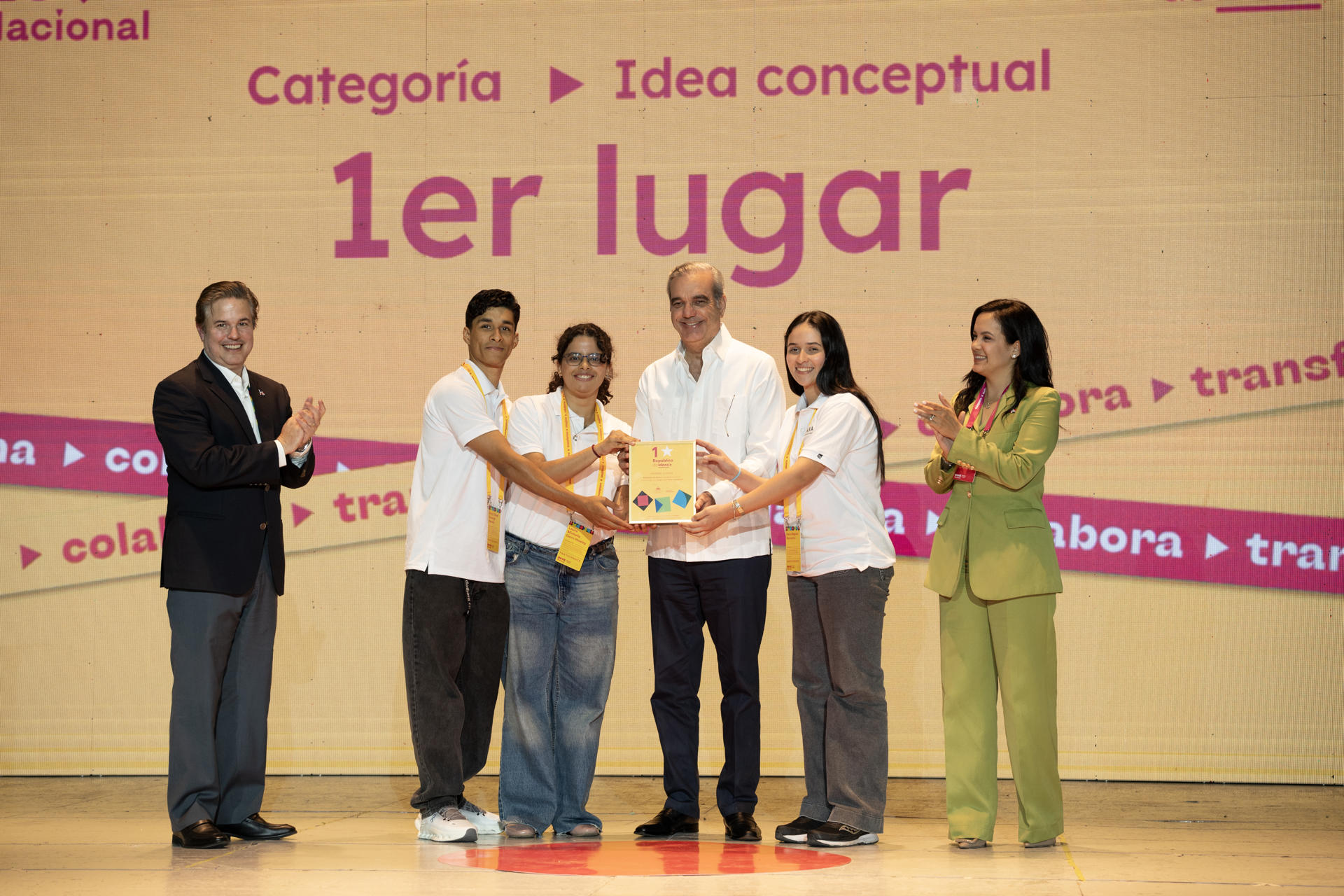 Gobierno dominicano premia 6 proyectos de iniciativa ciudadana entre más de 500 propuestas