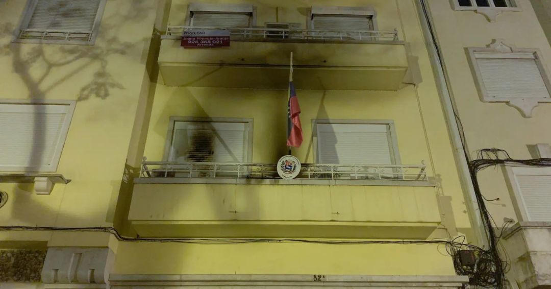 Venezuela denuncia un ataque con «bombas incendiarias» contra consulado general en Lisboa