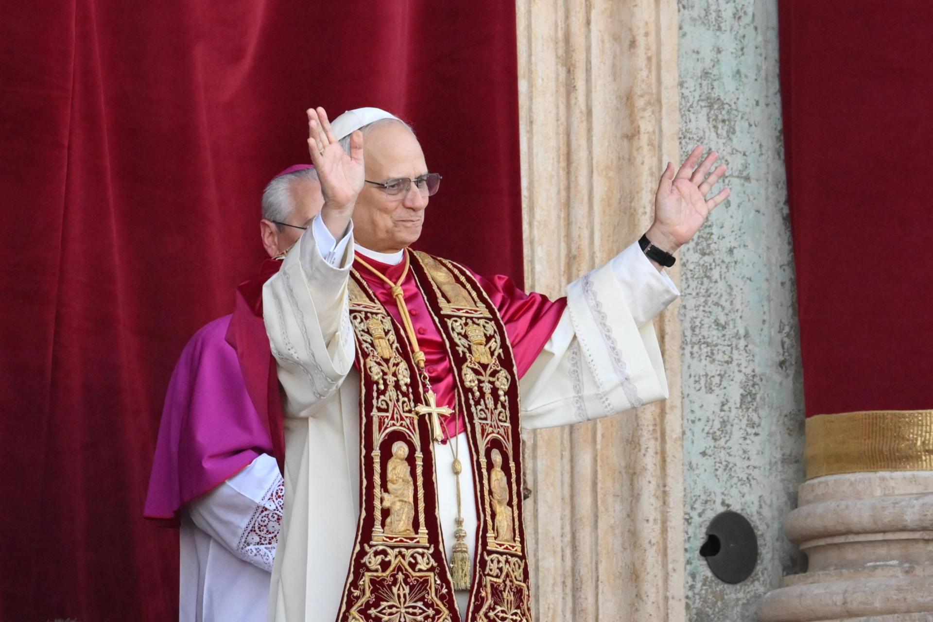 Francisco le «echó el ojo» a Prevost como sucesor, afirma el cardenal peruano Barreto