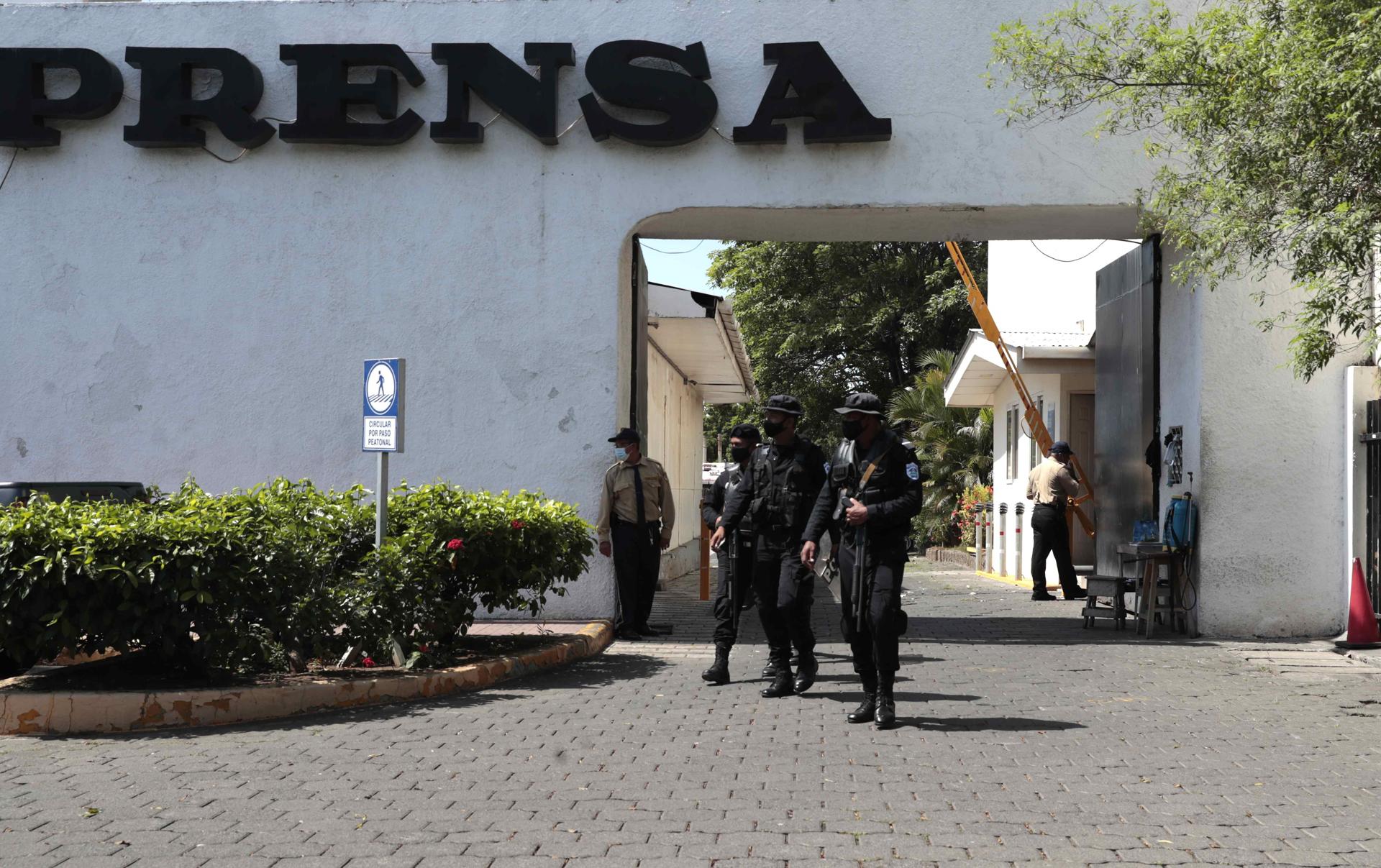 Periodistas nicaragüenses exiliados viven en desprotección e incertidumbre, alerta ONG